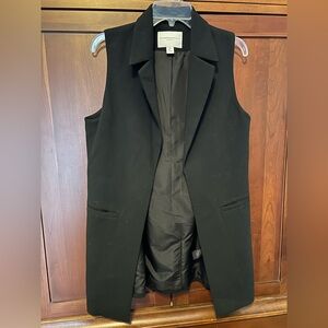 Katherine Barclay Black Sleeveless Vest Size M